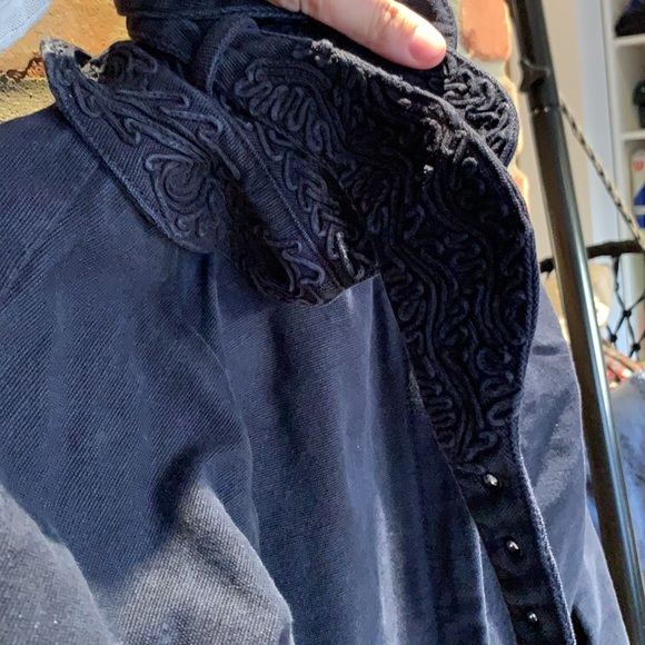 Beautiful fashionable high quality embroidered jacket with design puffy sleeves - Picture 9 of 15